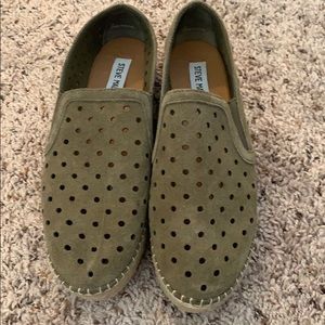 Steve Madden slip ons